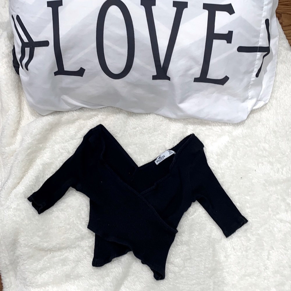 Used a few times, Hollister size XS.